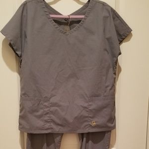 NWOT Jaanuu Scrub Set
